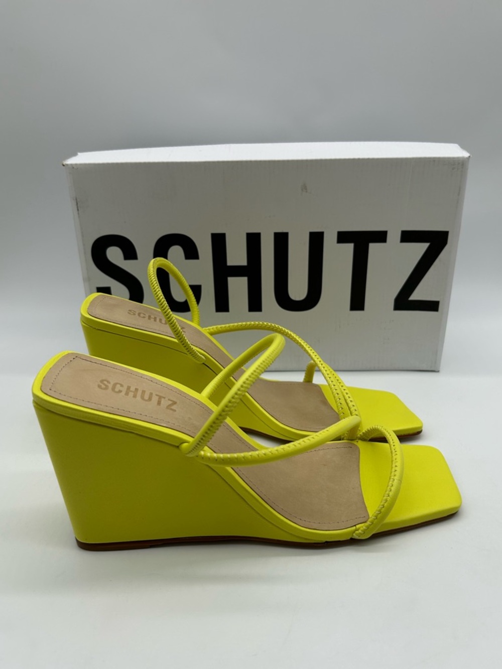 Schutz Kiki Green Apple Leather Wedge Sandals 8B New With Box - Picture 10 of 10